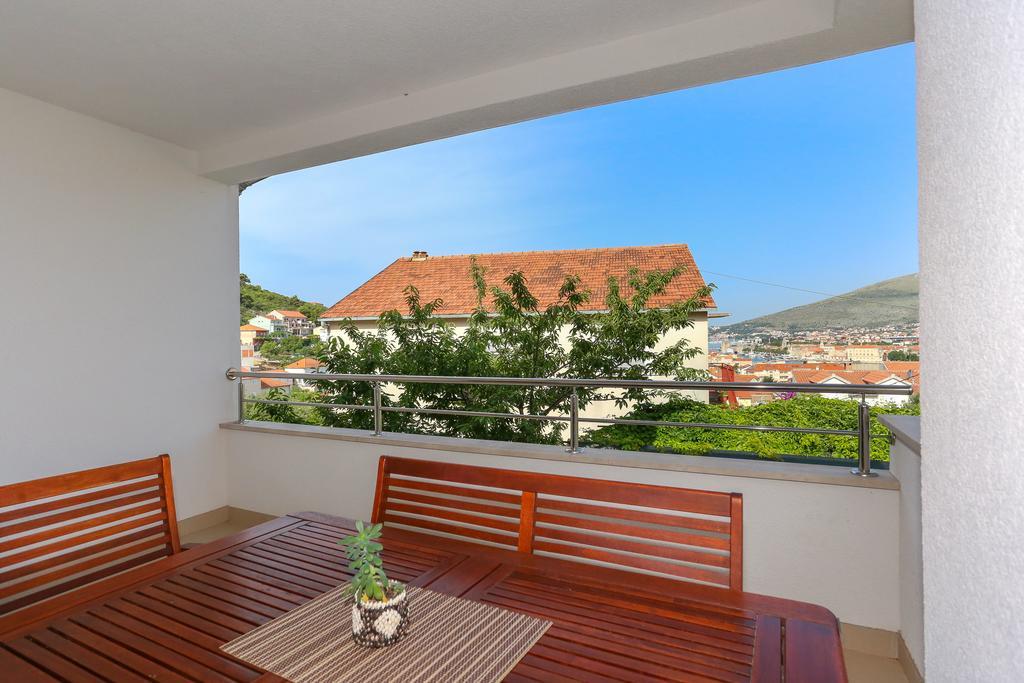 Apartments Ivan Trogir Extérieur photo